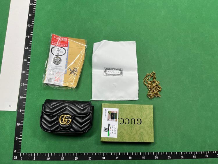 Zdjęcie QC 8 z 8 — Gucci Dionysus Mini Shoulder Bag with GG Supreme Canvas and Leather Trim [27 styles]