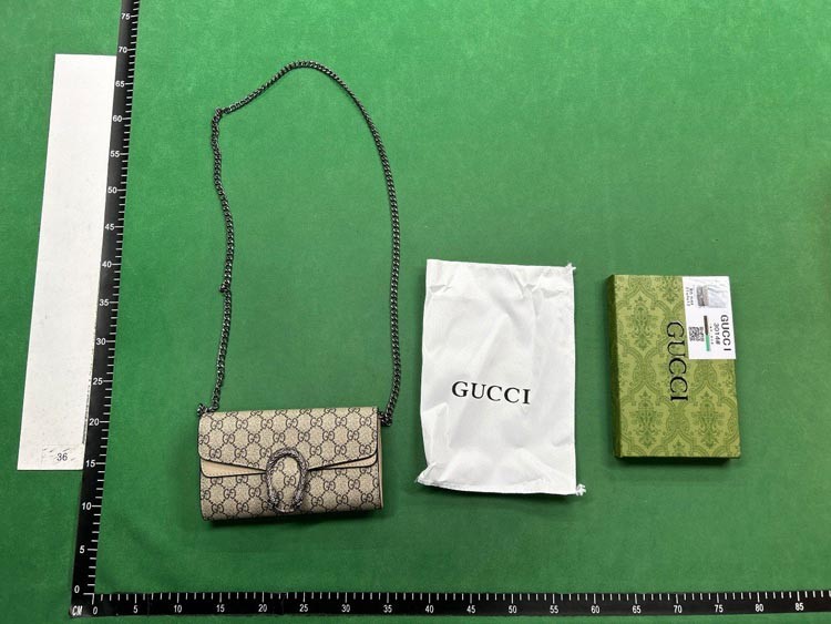 Zdjęcie QC 6 z 8 — Gucci Dionysus Mini Shoulder Bag with GG Supreme Canvas and Leather Trim [27 styles]