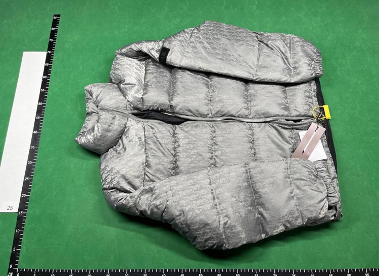 Zdjęcie QC 1 z 3 — Dior Oblique Quilted Puffer Jacket [2 styles]