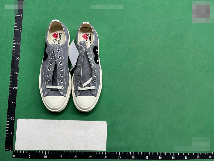 Zdjęcie QC 1 z 4 — Comme des Garçons Play x Converse Chuck Taylor All Star Sneakers [20 styles]