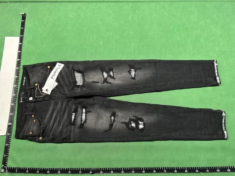 Zdjęcie QC 2 z 3 — Purple Label Distressed Denim Jeans