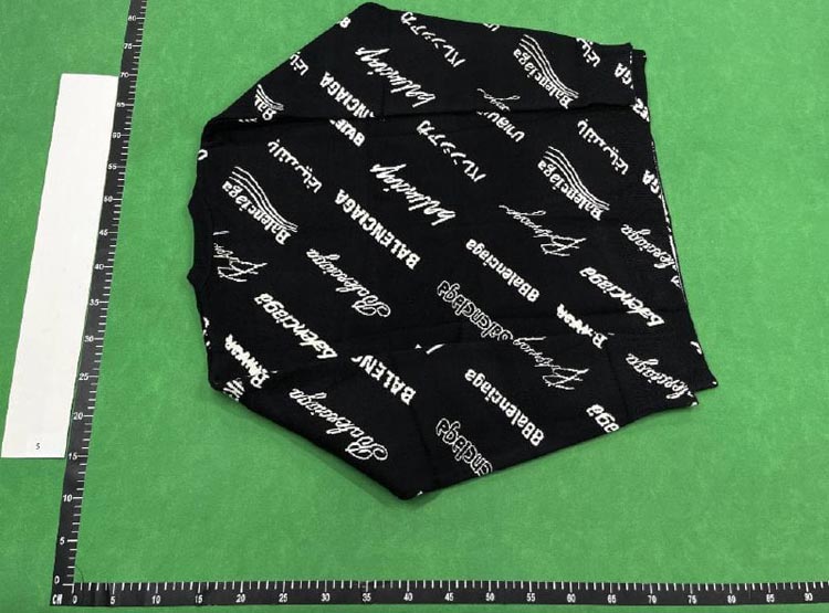 Zdjęcie QC 4 z 4 — Balenciaga Logo Knit Sweater [26 styles]