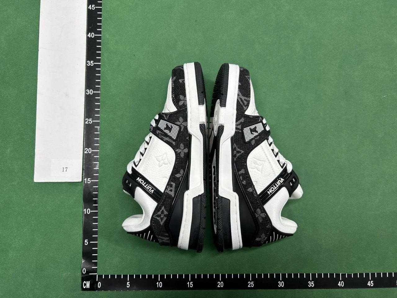 Zdjęcie QC 1 z 1 — Louis Vuitton Trainer Sneakers [19 styles]