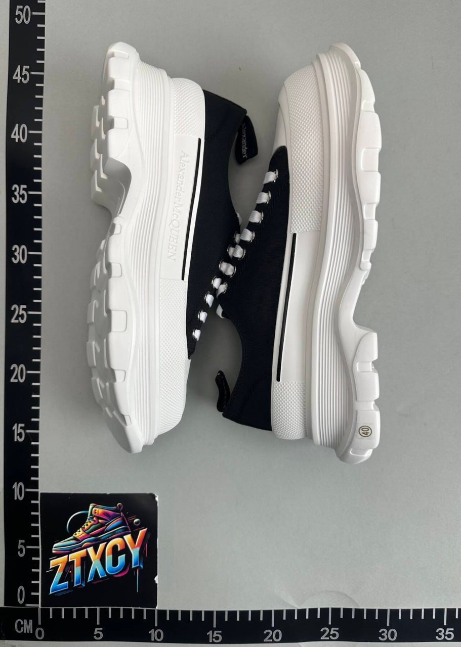 Zdjęcie QC 1 z 1 — Alexander McQueen Oversized Sneakers