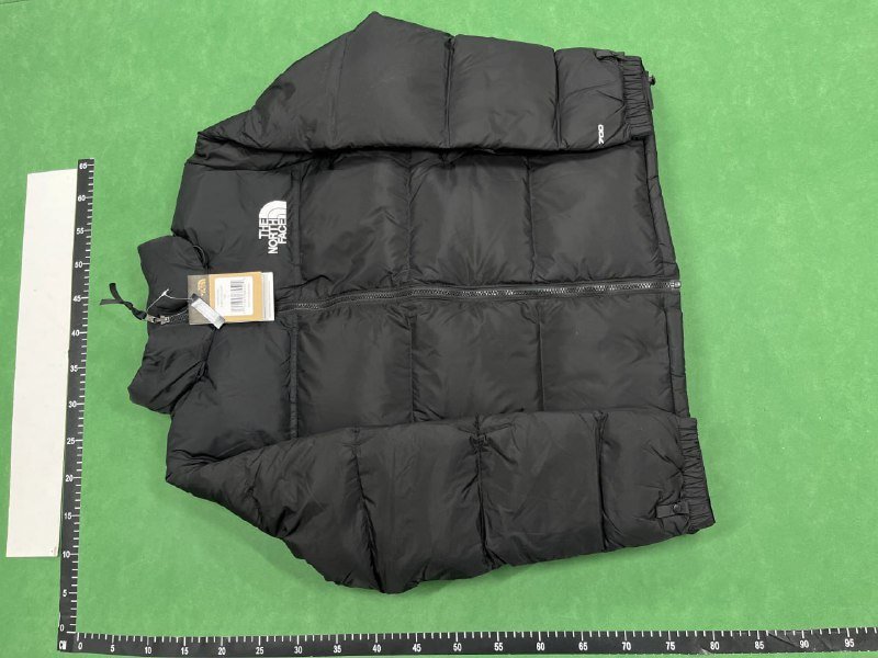 Zdjęcie QC 1 z 1 — The North Face Nuptse Jacket [30 styles]