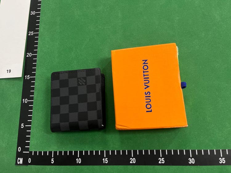 Zdjęcie QC 3 z 4 — Louis Vuitton / Coach / Gucci Multi-Brand Wallets [38 styles]