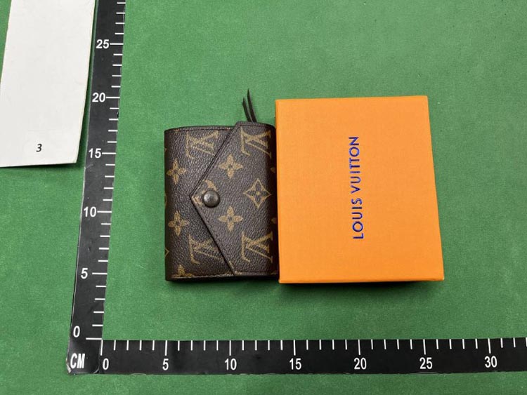 Zdjęcie QC 1 z 4 — Louis Vuitton / Coach / Gucci Multi-Brand Wallets [38 styles]