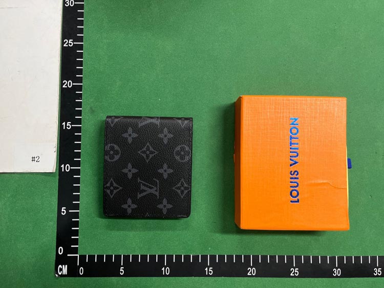 Zdjęcie QC 4 z 4 — Louis Vuitton / Coach / Gucci Multi-Brand Wallets [38 styles]
