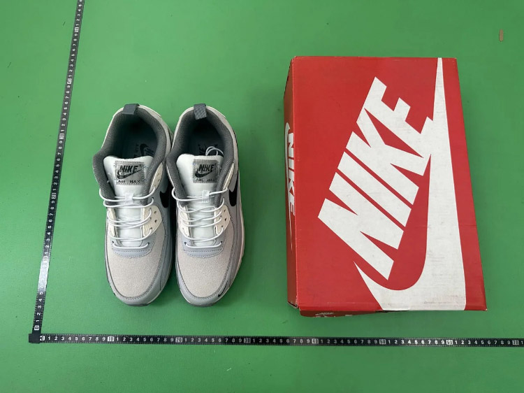 Zdjęcie QC 4 z 4 — Nike Air Max 90 Sneakers