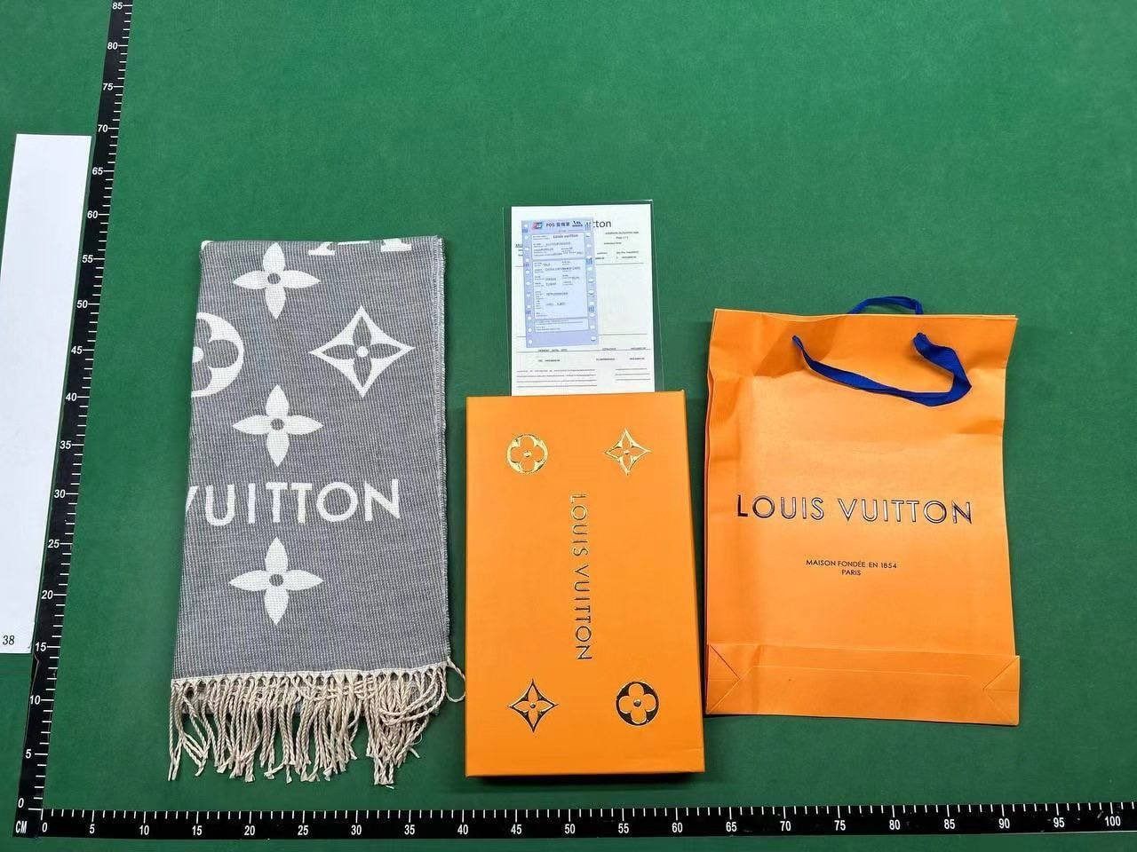 Zdjęcie QC 1 z 1 — Dior Oblique Scarf [15 styles]