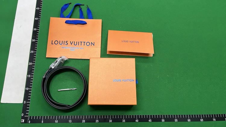Zdjęcie QC 3 z 3 — Burberry TB Monogram Belt / Louis Vuitton LV Monogram Belt [40 styles]