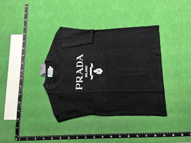 Zdjęcie QC 1 z 4 — Prada Triangle Logo & Tiger Print T-Shirts and Short-Sleeve Shirts [38 styles]