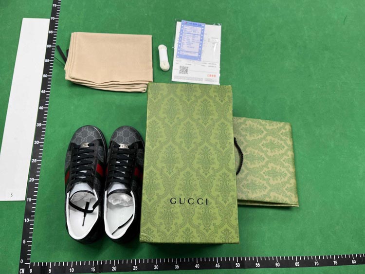 Zdjęcie QC 3 z 4 — Gucci Rhyton Sneakers [12 styles]