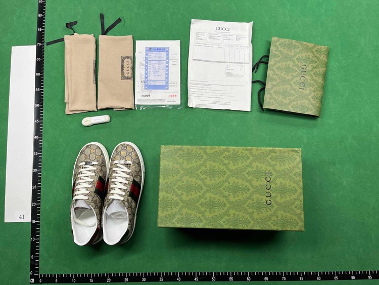 Zdjęcie QC 4 z 4 — Gucci Rhyton Sneakers [12 styles]