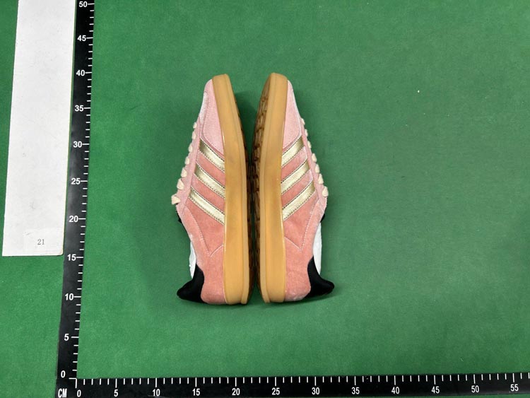Zdjęcie QC 2 z 4 — Adidas x Gucci Gazelle Sneakers [11 styles]