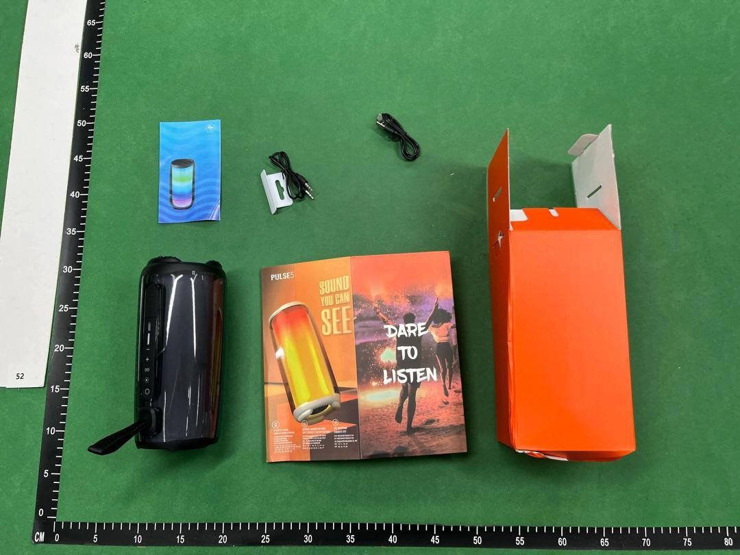Zdjęcie QC 1 z 1 — JBL Pulse 7 Portable Bluetooth Speaker [7 styles]