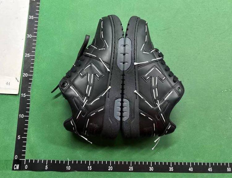 Zdjęcie QC 2 z 4 — Off-White c/o Virgil Abloh Arrow Sneakers [13 styles]