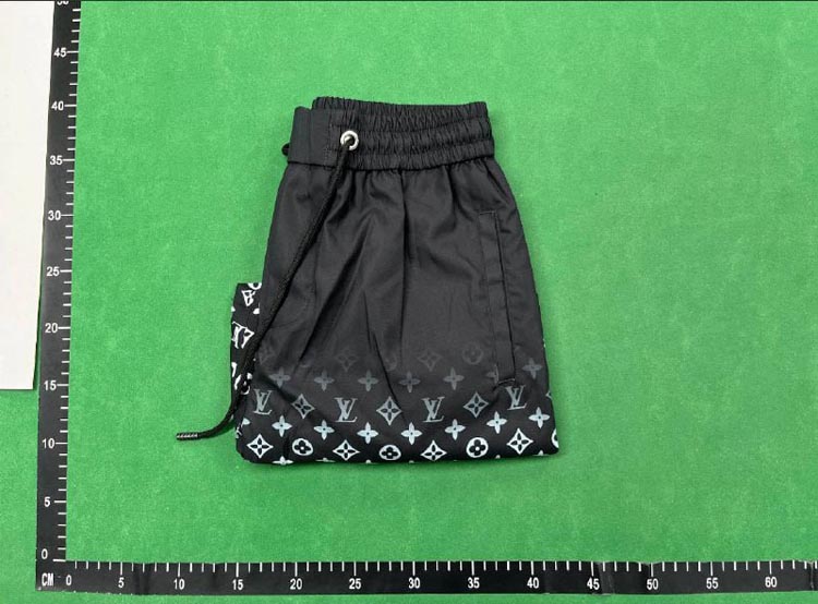 Zdjęcie QC 4 z 4 — Louis Vuitton Monogram & Collaborative Print Shorts [30 styles]