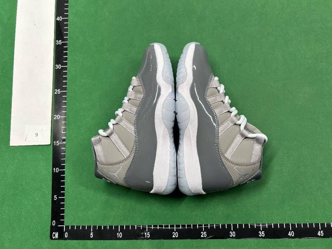 Zdjęcie QC 1 z 1 — Nike Air Jordan 11 Sneakers