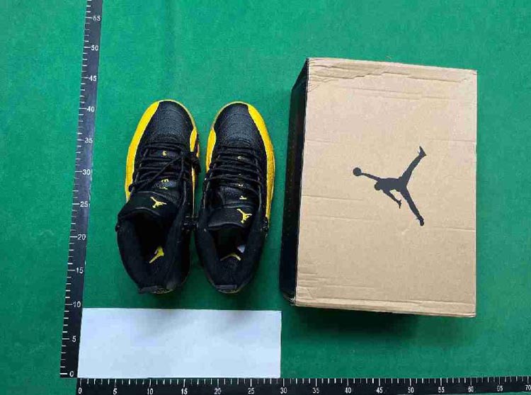 Zdjęcie QC 2 z 4 — Jordan 12 Retro Sneakers