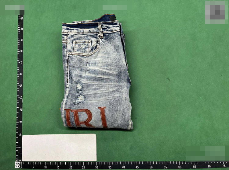 Zdjęcie QC 1 z 1 — Amiri Distressed Graphic Jeans [37 styles]
