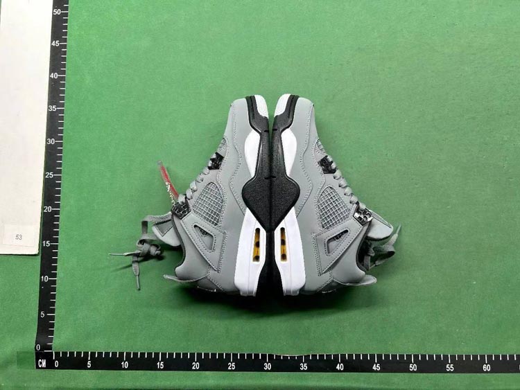 Zdjęcie QC 1 z 4 — Nike Air Jordan 4 Sneakers