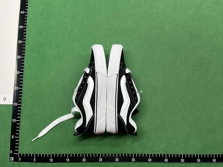 Zdjęcie QC 4 z 4 — Vans Old Skool Sneakers [10 styles]