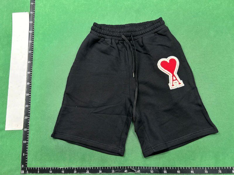 Zdjęcie QC 1 z 1 — Ami Paris Heart Logo Shorts [29 styles]