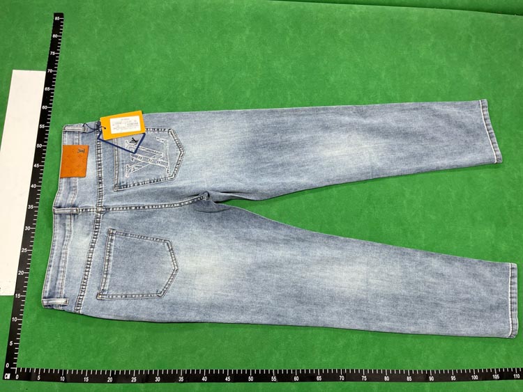 Zdjęcie QC 3 z 4 — Gucci GG Logo Denim Jeans