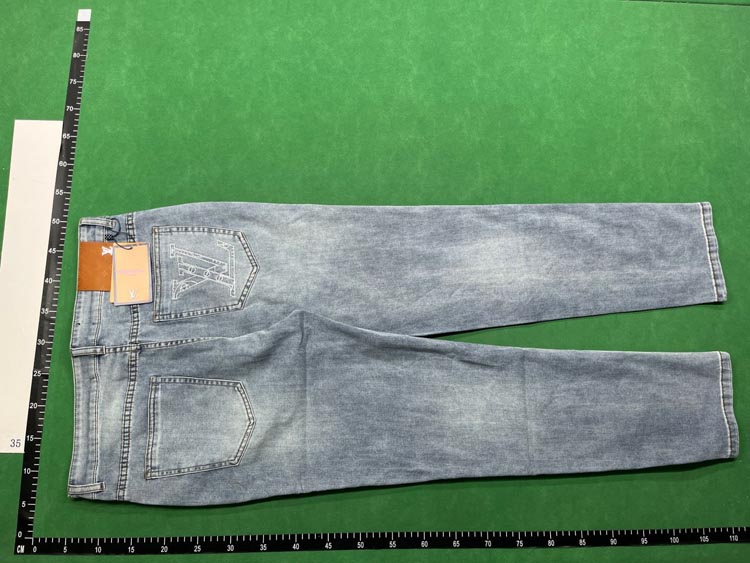 Zdjęcie QC 1 z 4 — Gucci GG Logo Denim Jeans