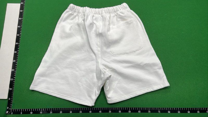 Zdjęcie QC 1 z 1 — Fear of God Essentials Shorts [33 styles]