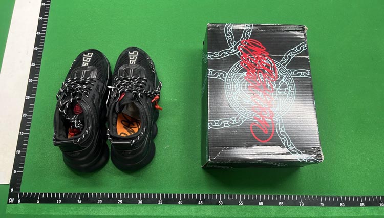 Zdjęcie QC 1 z 3 — Versace Chain Reaction Sneakers