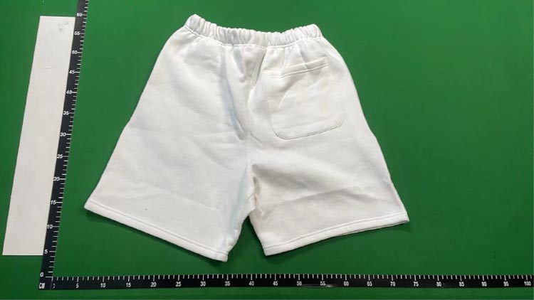 Zdjęcie QC 2 z 3 — Fear of God Essentials Short Sweatshorts [7 styles]