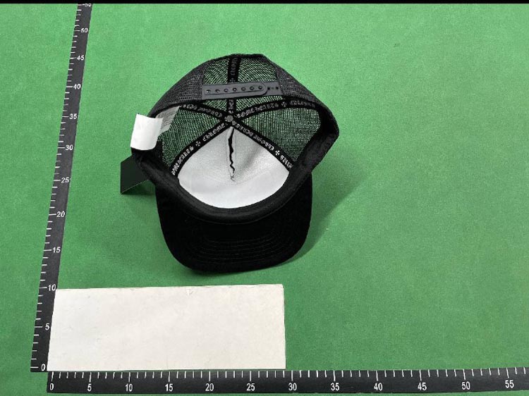 Zdjęcie QC 2 z 4 — Chrome Hearts CH Logo Trucker Hat [35 styles]
