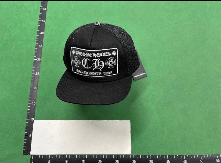 Zdjęcie QC 1 z 4 — Chrome Hearts CH Logo Trucker Hat [35 styles]