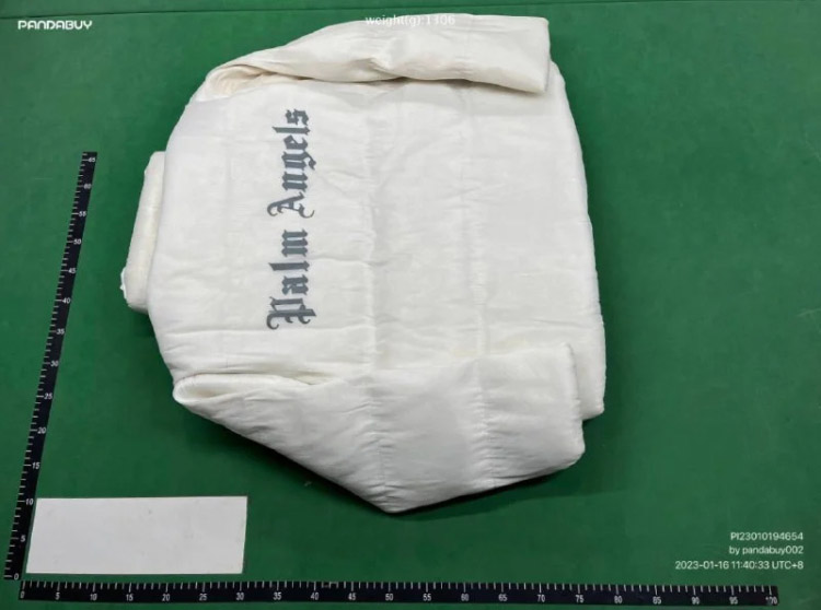 Zdjęcie QC 4 z 4 — Moncler x Palm Angels Maya Puffer Jacket [2 styles]