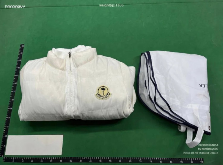 Zdjęcie QC 2 z 4 — Moncler x Palm Angels Maya Puffer Jacket [2 styles]