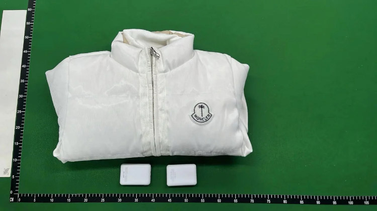 Zdjęcie QC 3 z 4 — Moncler x Palm Angels Maya Puffer Jacket [2 styles]