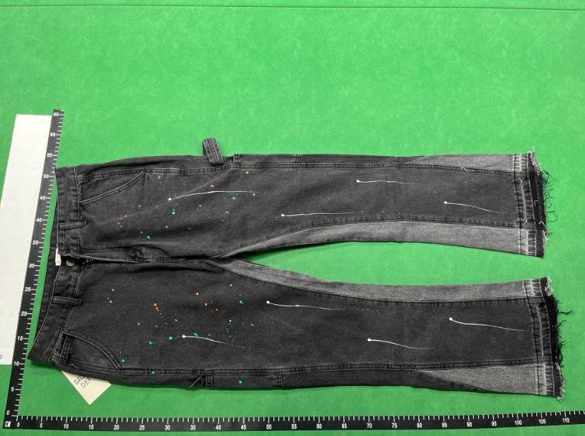Zdjęcie QC 1 z 1 — Distressed Denim Jeans