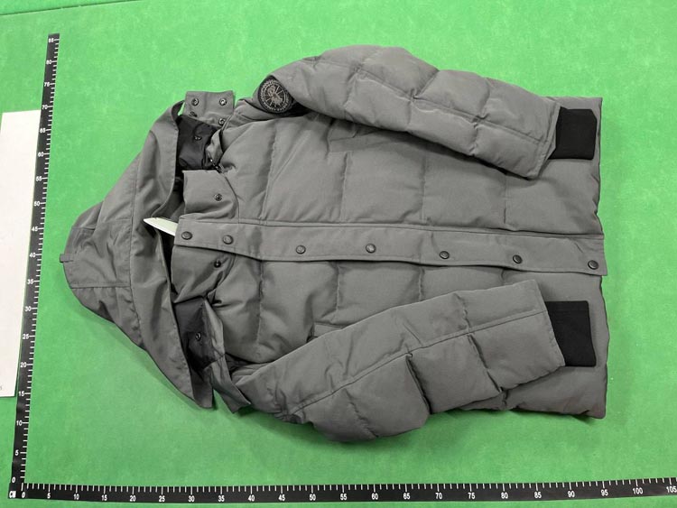 Zdjęcie QC 4 z 4 — Canada Goose Expedition Parka Jackets [12 styles]