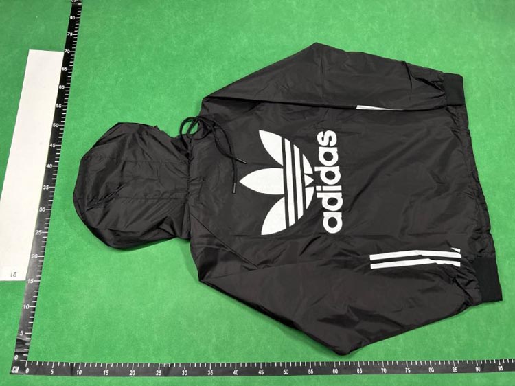 Zdjęcie QC 3 z 4 — Adidas Real Madrid Windbreaker Jacket [31 styles]