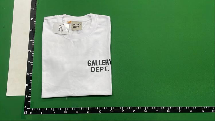 Zdjęcie QC 3 z 3 — Gallery Dept. 'Gallery Dept. Hollywood, CA' Graphic T-Shirt [11 styles]