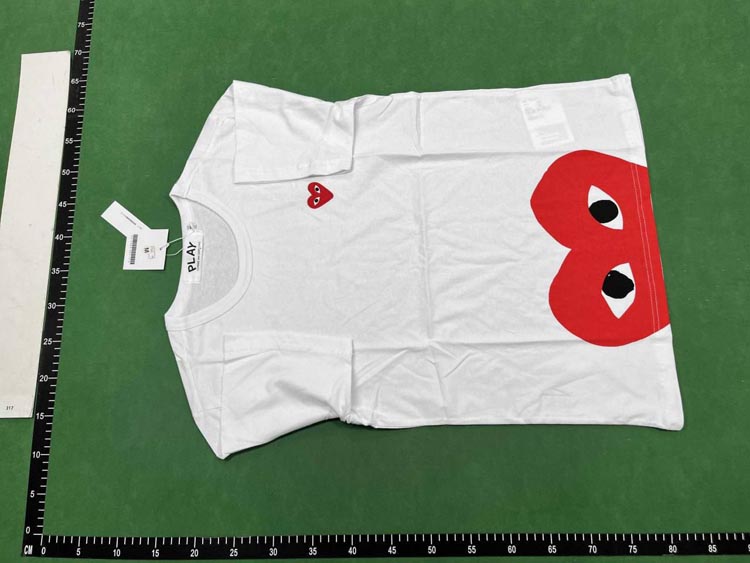 Zdjęcie QC 1 z 3 — Comme des Garçons PLAY T-Shirts [40 styles]