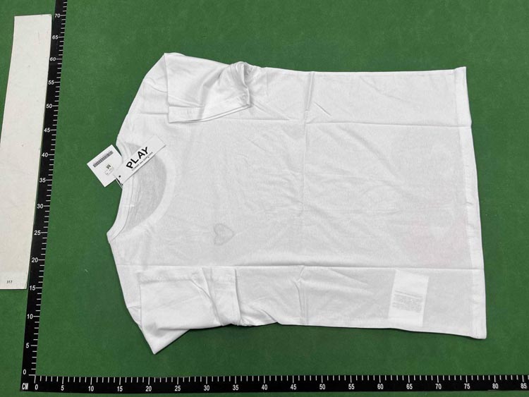 Zdjęcie QC 3 z 3 — Comme des Garçons PLAY T-Shirts [40 styles]