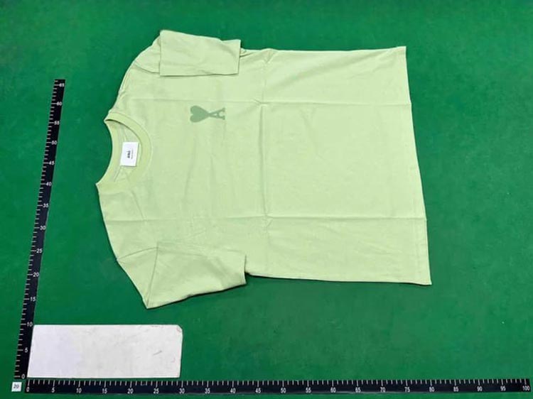 Zdjęcie QC 2 z 4 — Ami Paris Heart Logo T-Shirt [25 styles]
