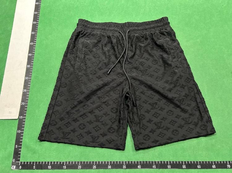 Zdjęcie QC 4 z 4 — Louis Vuitton Monogram Print Swim Shorts