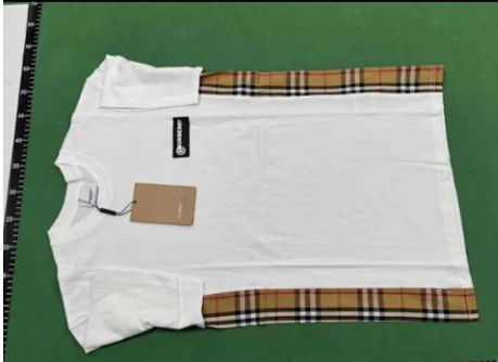 Zdjęcie QC 3 z 3 — Burberry Vintage Check T-Shirt/Shorts Set