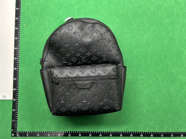 Zdjęcie QC 2 z 4 — Louis Vuitton Monogram Empreinte Backpack