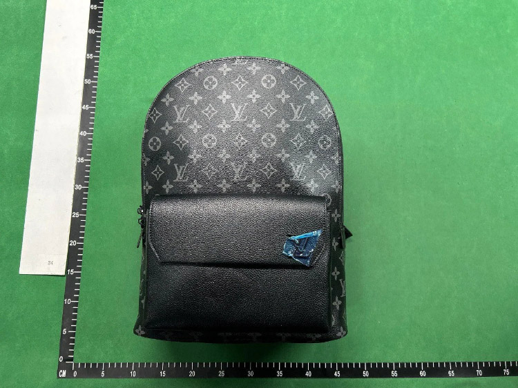 Zdjęcie QC 1 z 4 — Louis Vuitton Monogram Empreinte Backpack