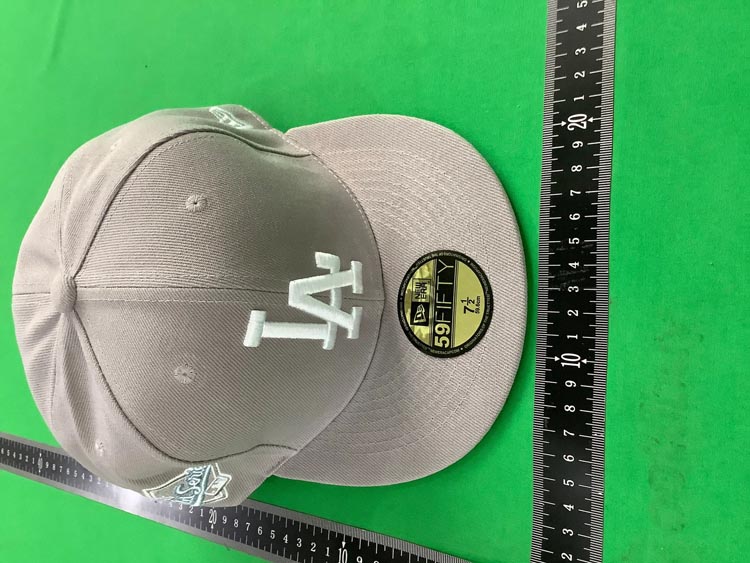 Zdjęcie QC 1 z 4 — New Era 59FIFTY Fitted Baseball Caps [40 styles]